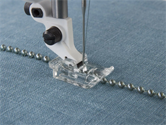 Husqvarna Accessories - Clear 2-3mm Embellishment Foot