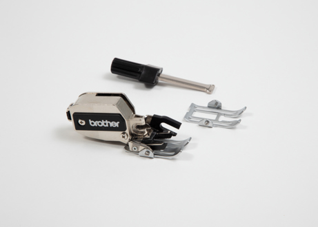 Brother Accessory: F085AP Dynamic Walking Foot (includes Normal/Open Toes interchangeable soles & Screwdriver) - see models listed below