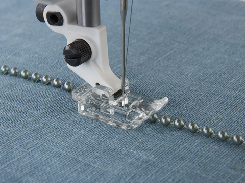 Husqvarna Machine Feet: Clear 2-3mm Embellishment Foot
