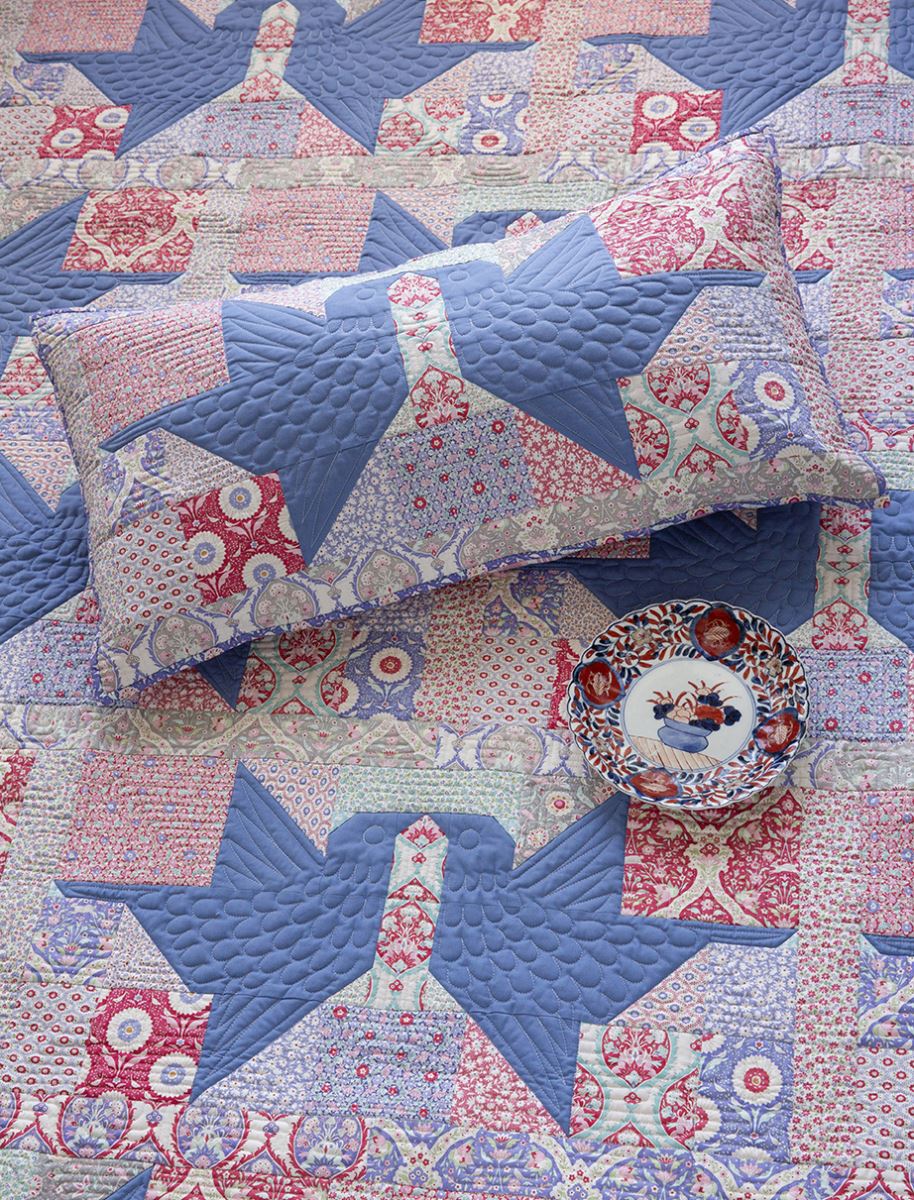 1781061BV_MosaicBirdsQuiltPillow_1