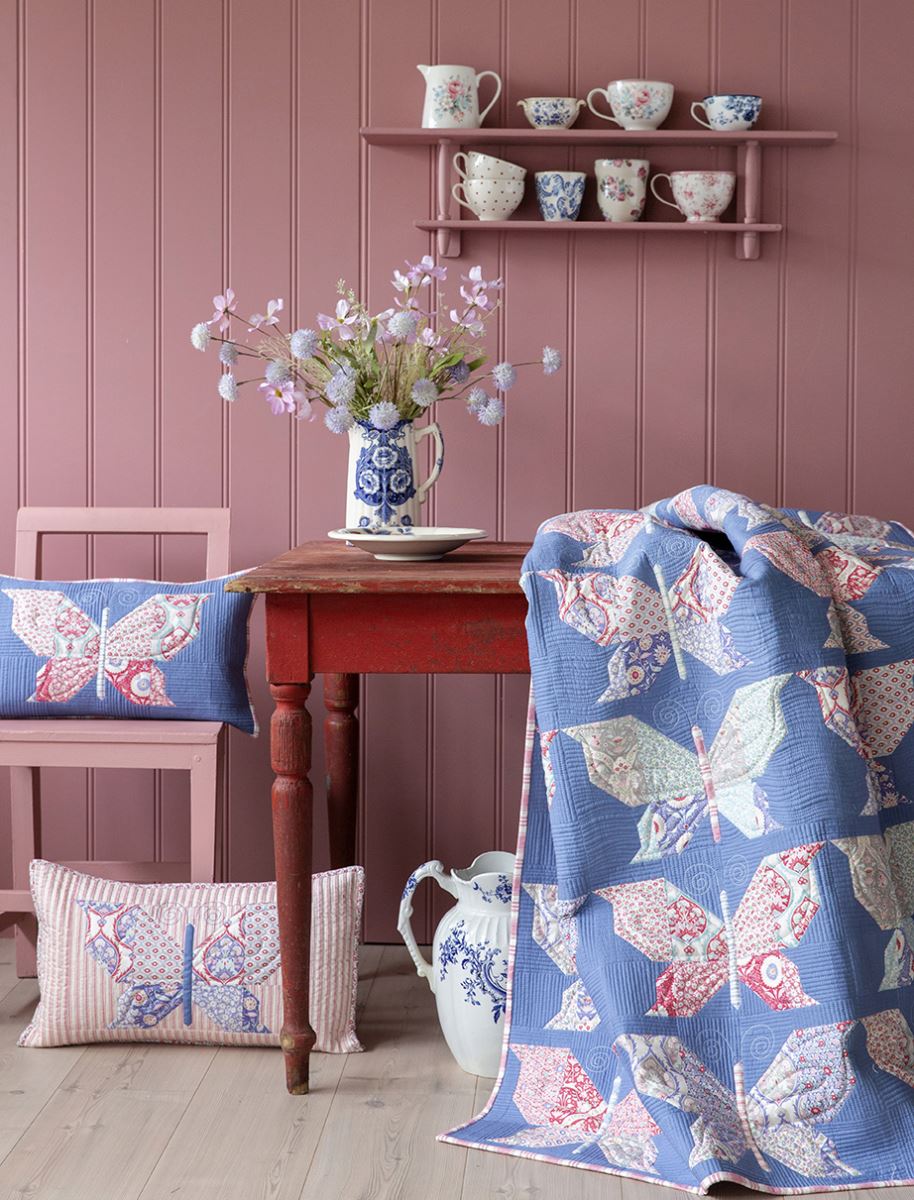 1143062BV_MosaicButterfliesQuiltPillow_1